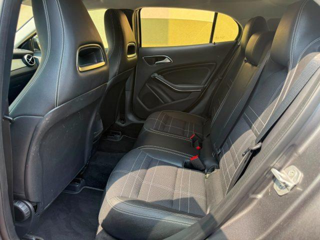 MERCEDES-BENZ GLA 200 d Automatic Sport