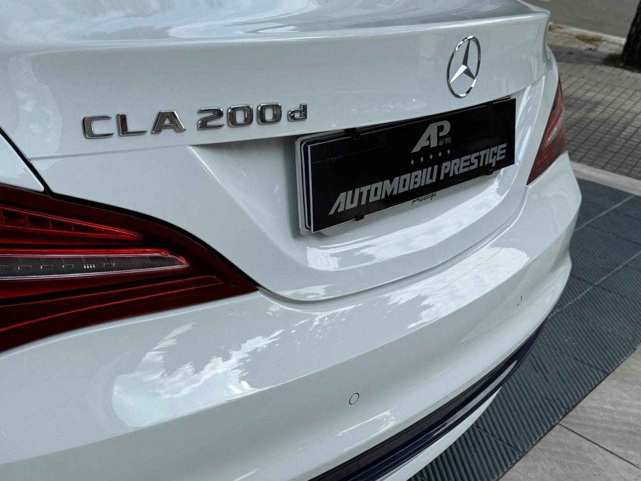 Mercedes-benz CLA 200 d Premium