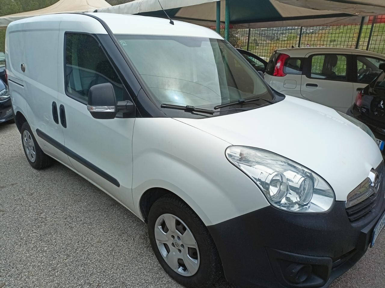 Opel Combo 1.3 CDTi 95CV BLITZ L1H1 750KG E6