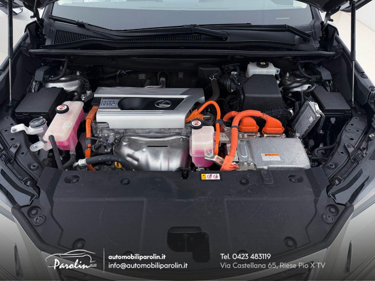 Lexus NX 300h 2.5 Business 2wd cvt