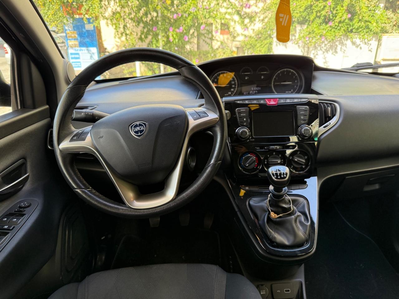Lancia Ypsilon 1.0 FireFly S&S Hybrid Ecochic Gold