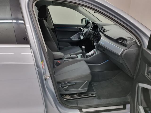 AUDI Q3 35 TFSI Business Advanced