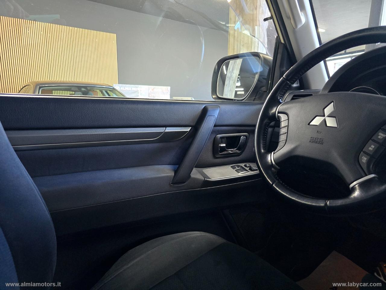 MITSUBISHI Pajero 3.2 DI-D 16V A/T 3p. Instyle