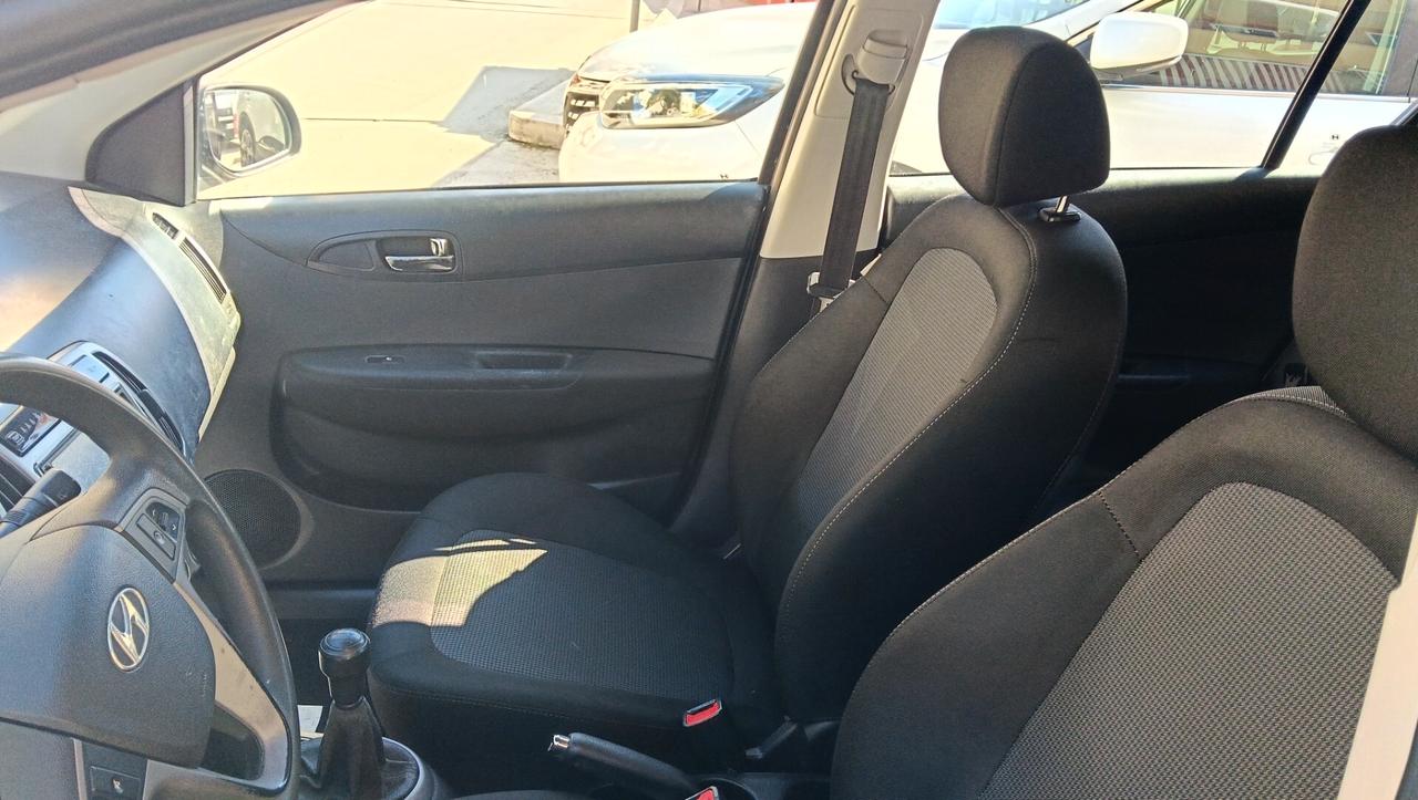 HYUNDAI I20 1.2 B/GPL-2013