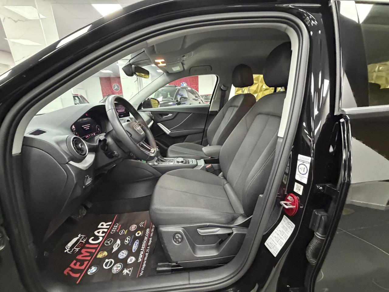 Audi Q2 35 TDI S-LINE S tronic Identity Black