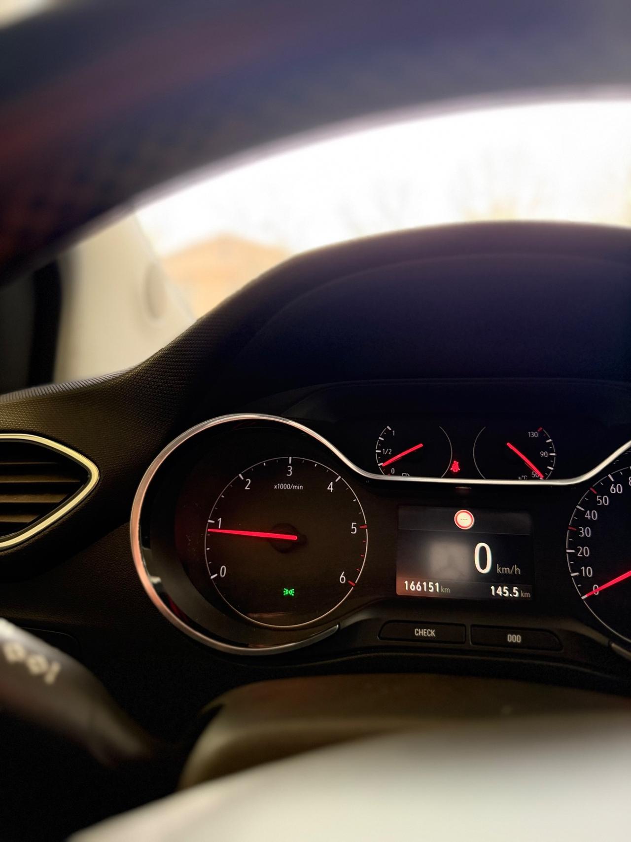 Opel Crossland X 1.6 ECOTEC D 8V Start&Stop Ultimate