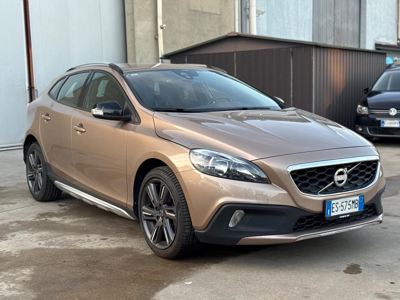 Volvo V40 Cross Country D2 1.6 Summum
