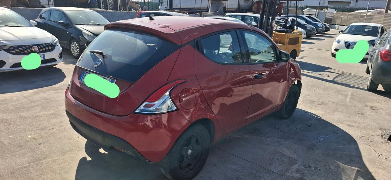 2019 GPL Lancia Ypsilon 1.2 69 CV 5 porte GPL Ecochic Black and Noir