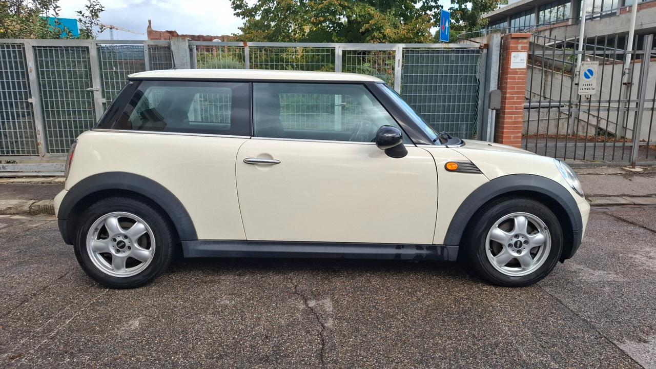 Mini 1.4 16V One Chili