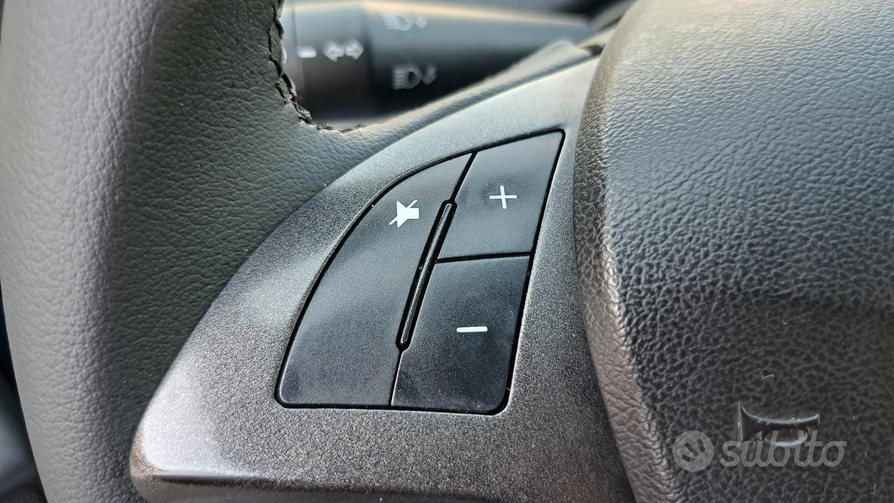 Lancia Ypsilon 1.0 FIREFLY HYBRID