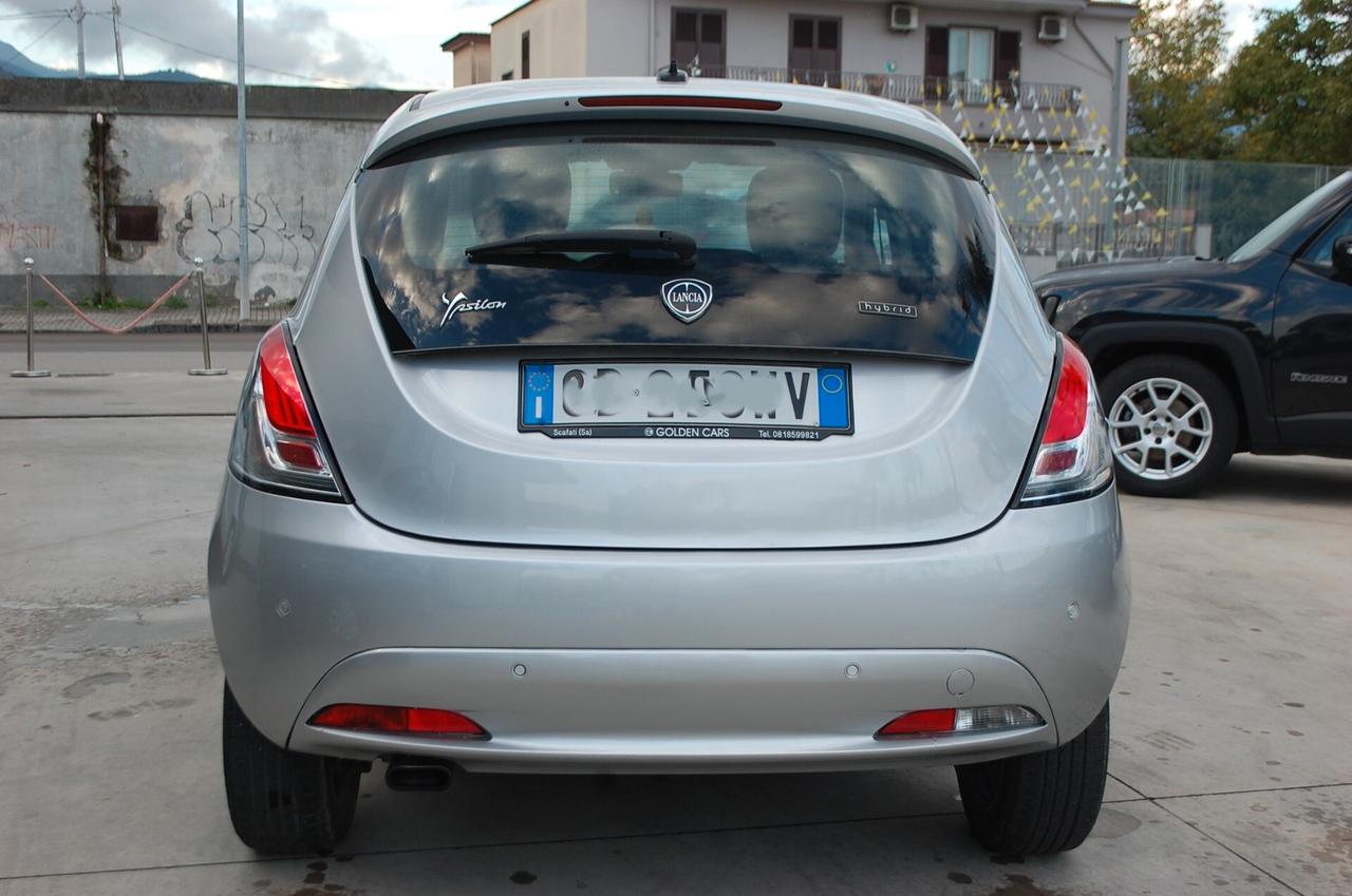 Lancia Ypsilon 1.0 firefly 70CV hybrid Gold S&S Uff Italy USB