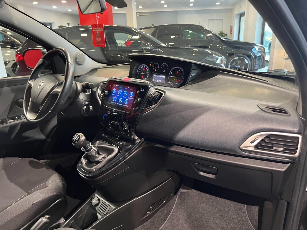 Lancia Ypsilon 1.2 69 CV 5p. GPL Ecochic Gold