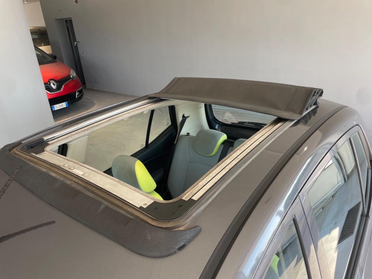 Hyundai i10 1.1 12V Fiorucci Soft Top Cabrio