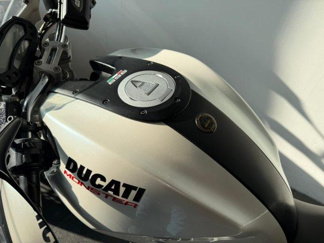 DUCATI Monster 696 696