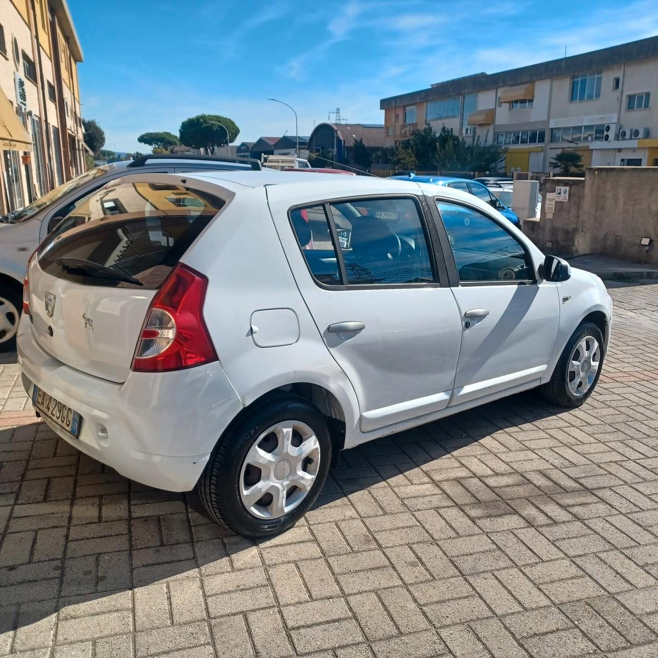 153.628KM ECONOMICA GPL DI FABBRICA SANDERO 1.4