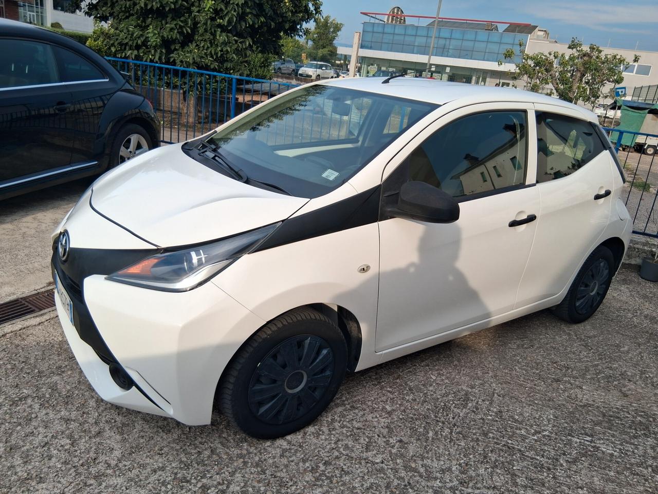 Toyota Aygo 1.0 VVT-i 69 CV 5 porte x-cool