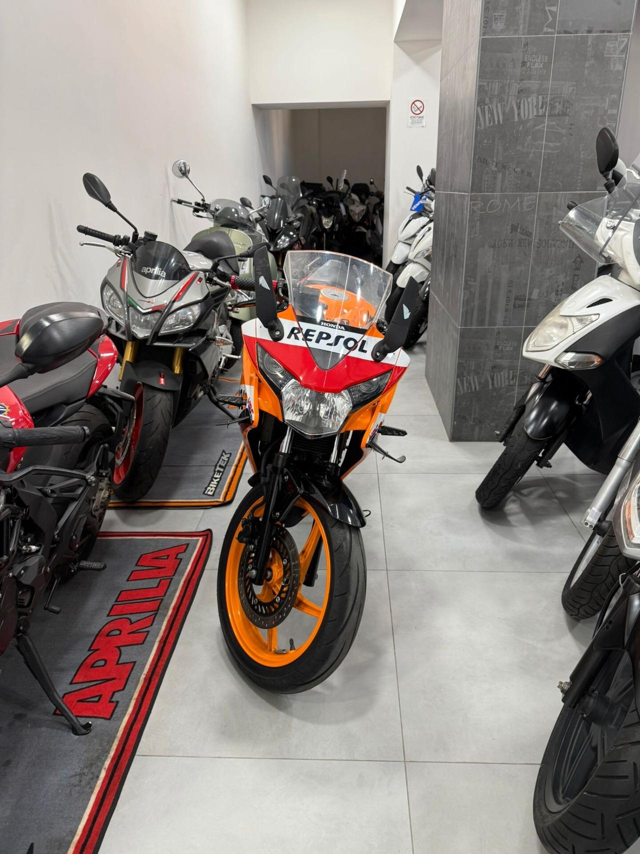 Honda CBR 125 R Repsol