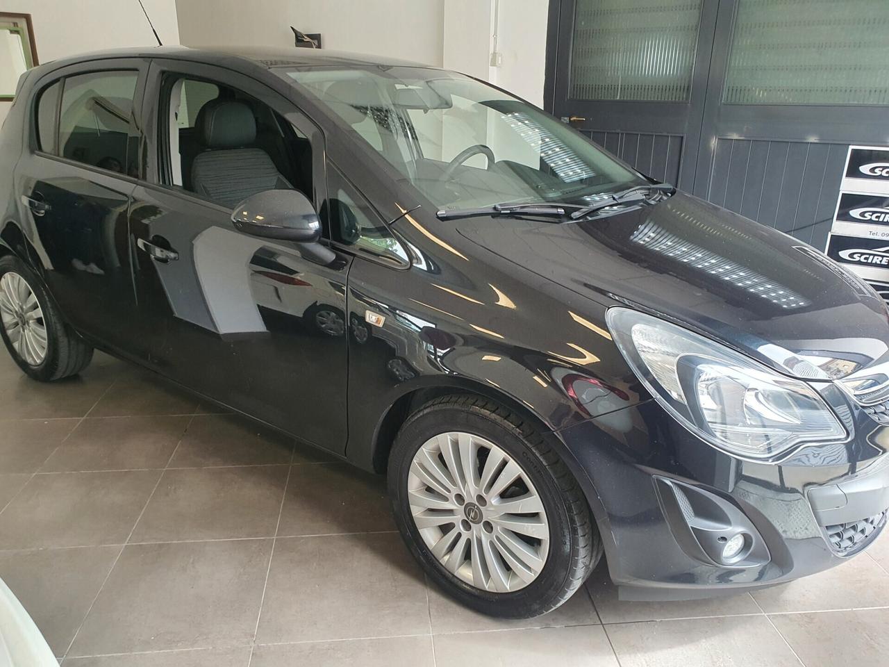 Opel Corsa 1.2 Gpl di serie