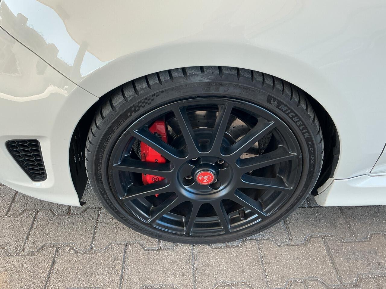 Abarth 595 1.4 Turbo T-Jet 180 CV Esseesse
