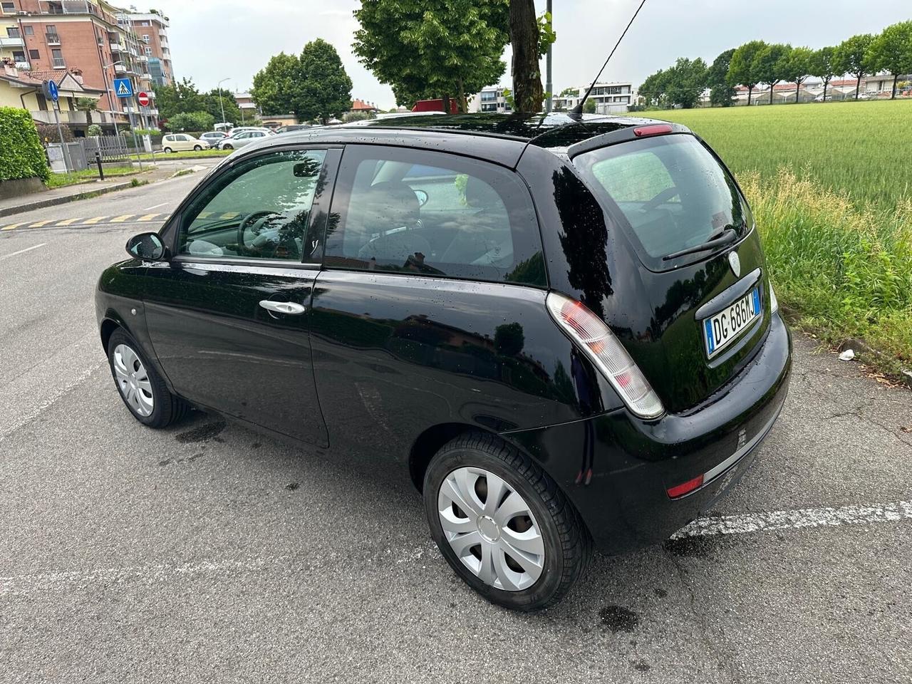 Lancia Ypsilon 1.2 Argento