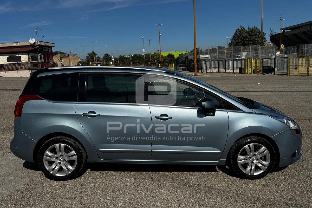 PEUGEOT 5008 2.0 HDi 163CV aut. Féline