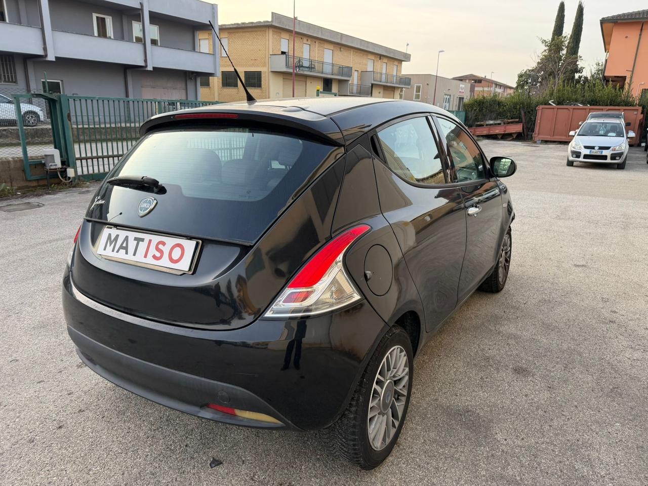 LANCIA Y 1.2 Platinum VENDUTA abbinata con CLASSE B