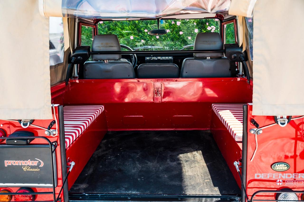 Land Rover Defender 90 Soft Top TD5 Aria condizionata + Kit pala neve Full