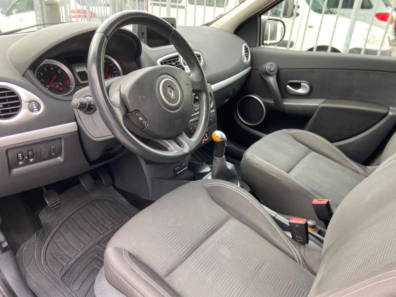 Renault Clio 1.2 16V 5 porte Va A 3