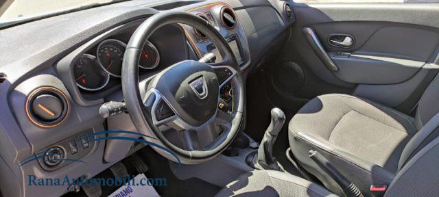DACIA Sandero TCe 90CV SerieSpeciale Brave Navy