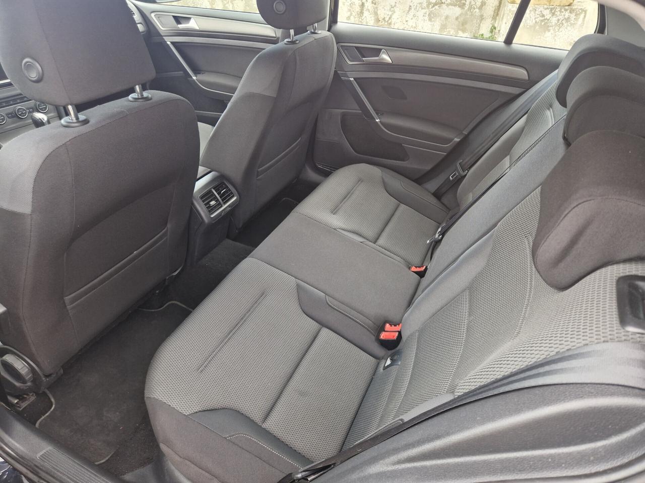 Volkswagen Golf 2.0 TDI DSG - 2014