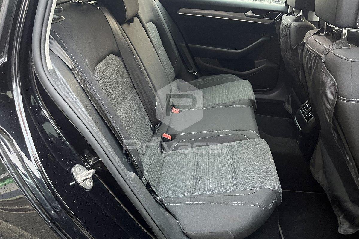 VOLKSWAGEN Passat Variant 2.0 TDI SCR 122 CV EVO DSG Business