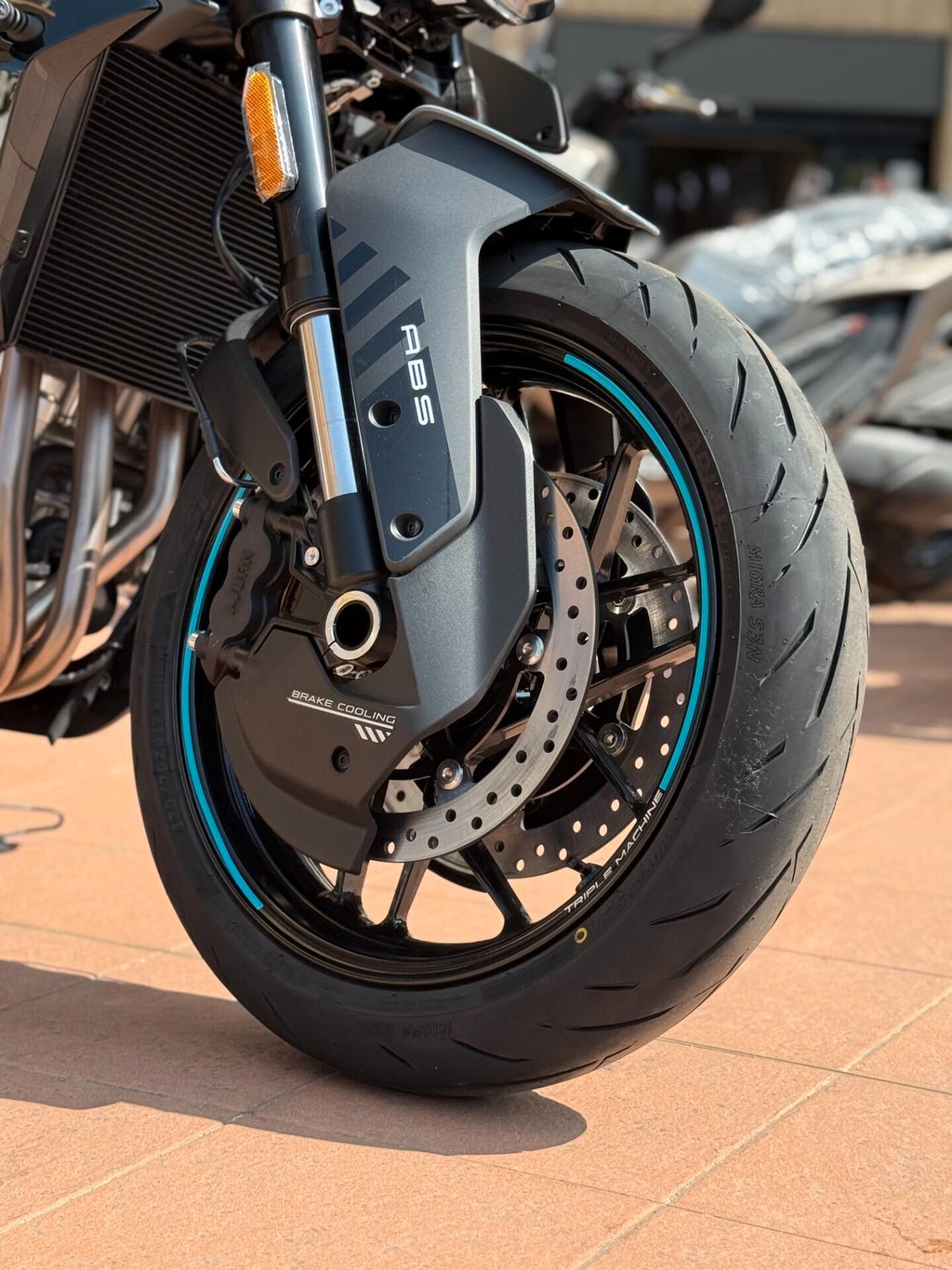 CFMOTO NK675