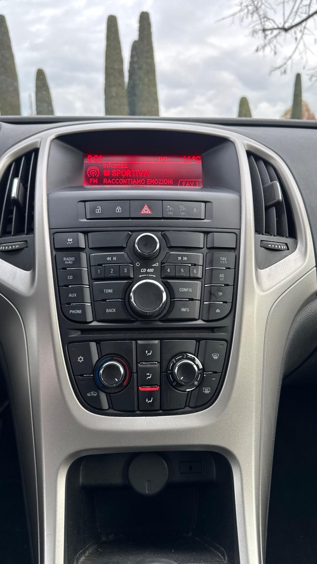 Opel Astra 1.4 – 2012 adatta a neopatentati