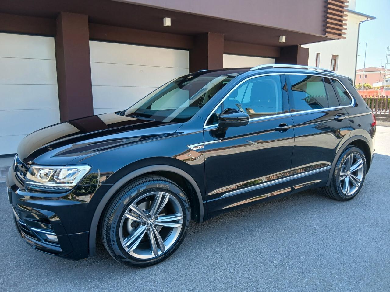 Volkswagen Tiguan 1.5 TSI Sport ACT BlueMotion Technology a € 3112 mese