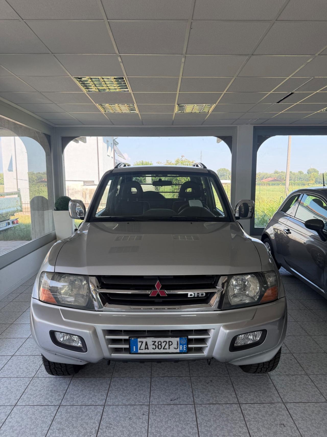 Mitsubishi Pajero 3.2 16V DI-D 3p. GLX