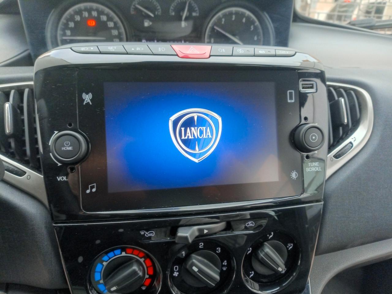 Lancia Ypsilon 1.0 FireFly 5 porte S&S Hybrid Gold