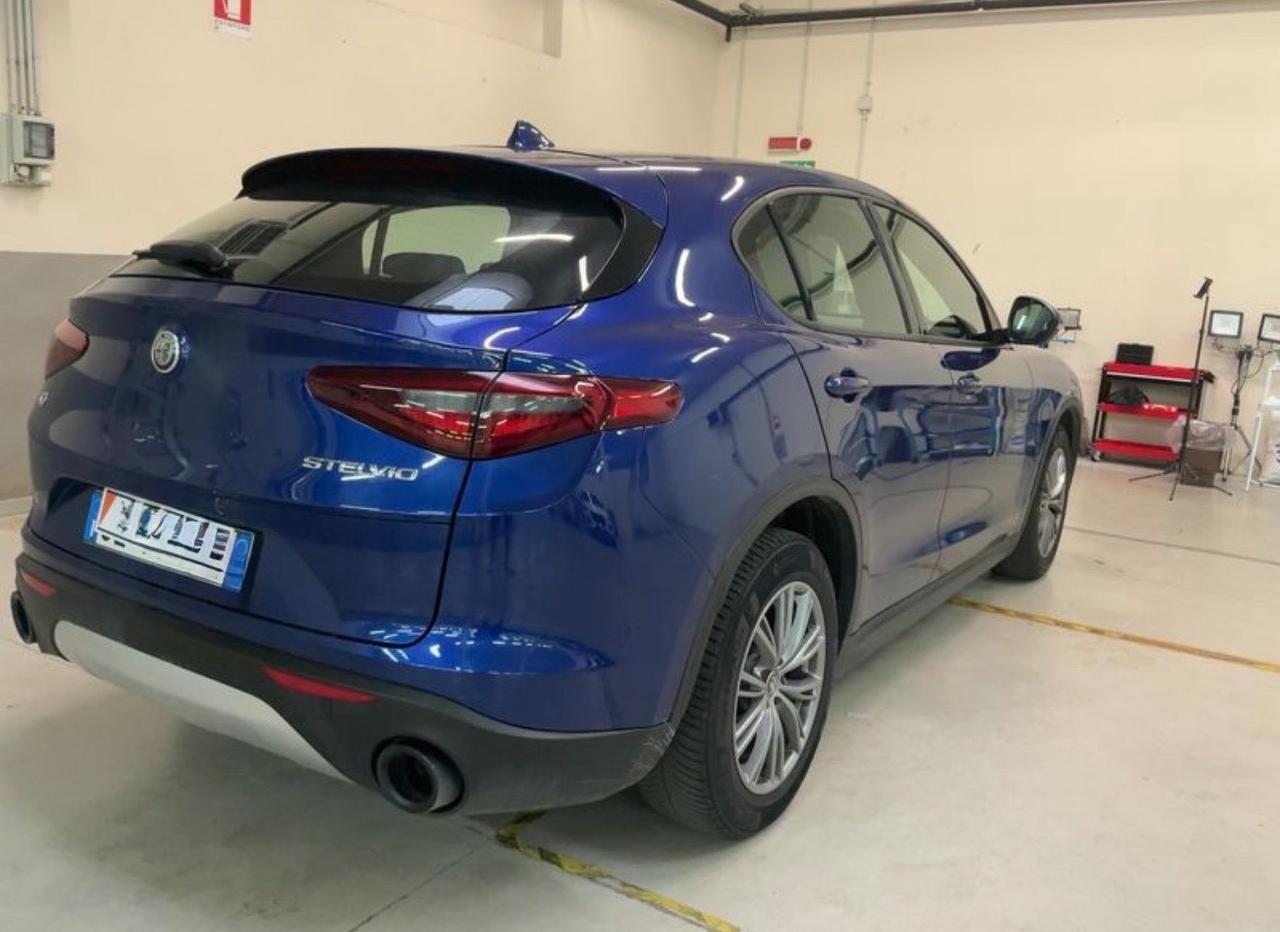 Alfa Romeo Stelvio 2.2 Turbodiesel 160 CV AT8 RWD Business