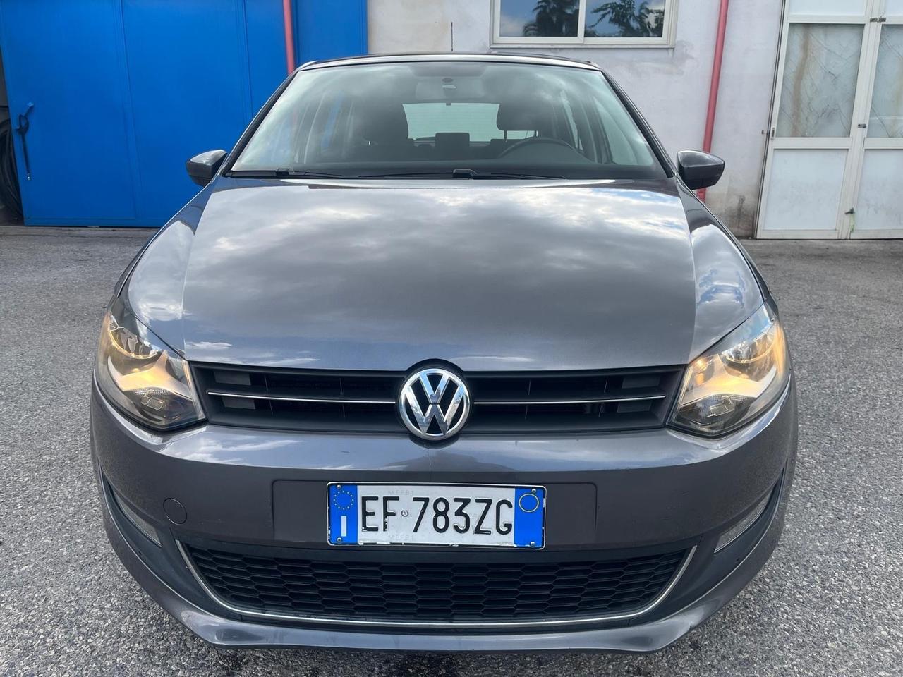 Volkswagen Polo 5P-1.6 tdi- cambio autom-2011