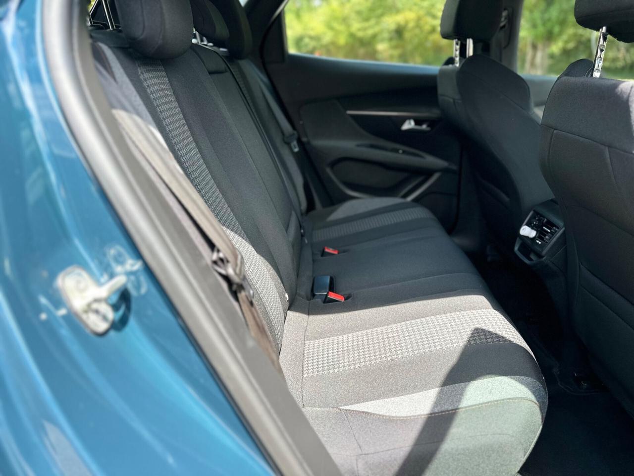 Peugeot 3008 BlueHDi 130cv EAT8 Active anno 01/2021