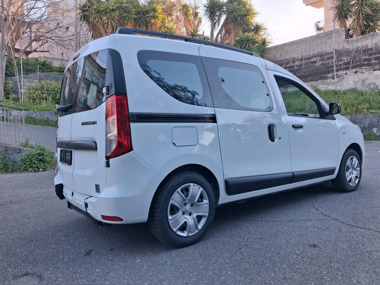 Dacia Dokker Pianale ribassato con rampa disabili in carrozzina