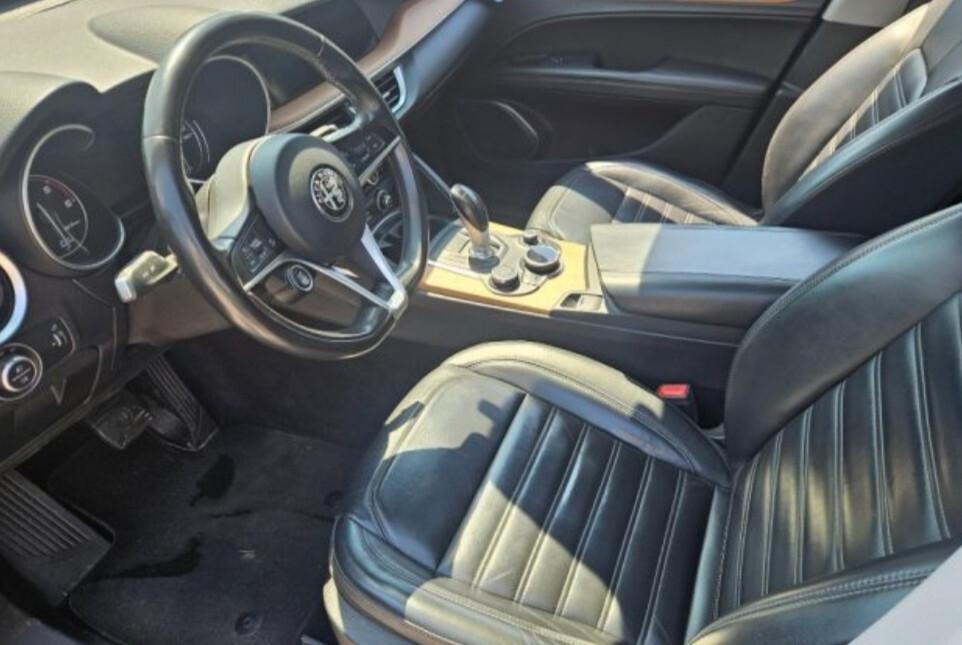 Alfa Romeo Stelvio 2.2 Turbodiesel 180 CV AT8 RWD Super