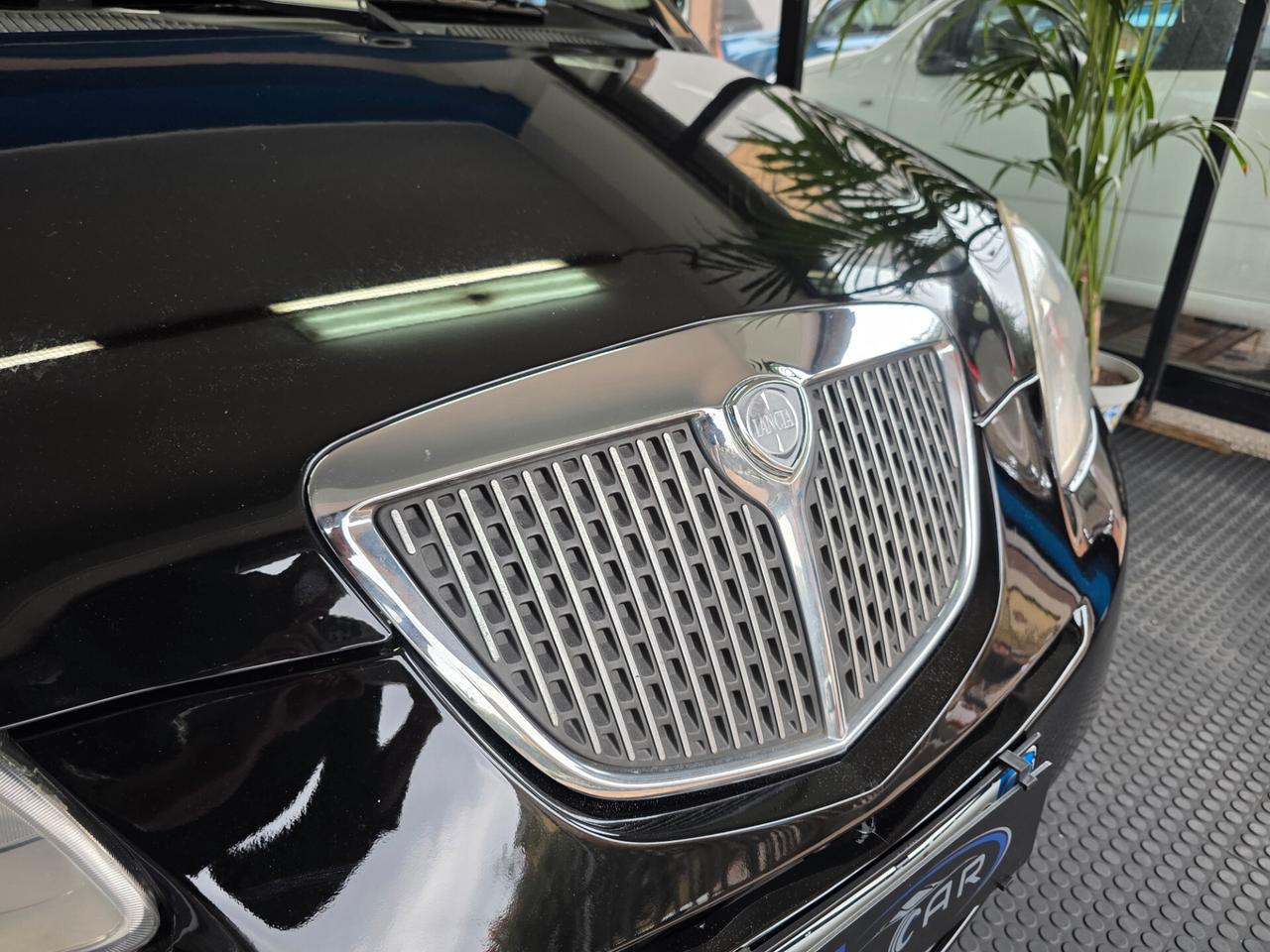 Lancia Ypsilon 1.3mjt 75cv 2011 99000KM UNICOPRIETARIO