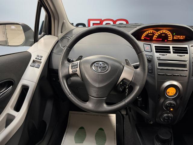 TOYOTA Yaris 1.3 5 porte M-MT Sol