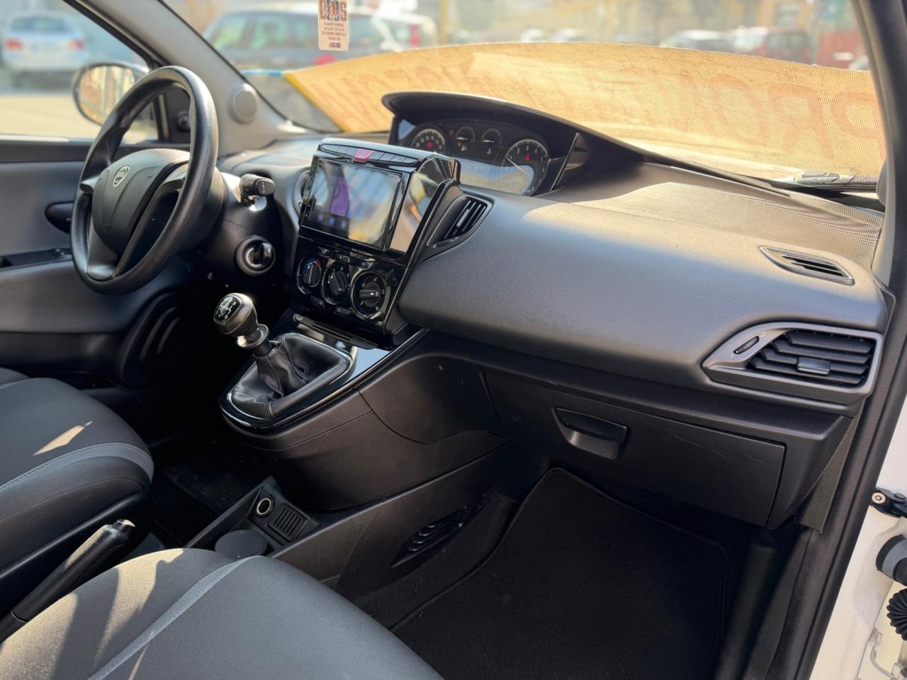 Lancia Ypsilon 1.2 69 CV 5 P PLATINUM