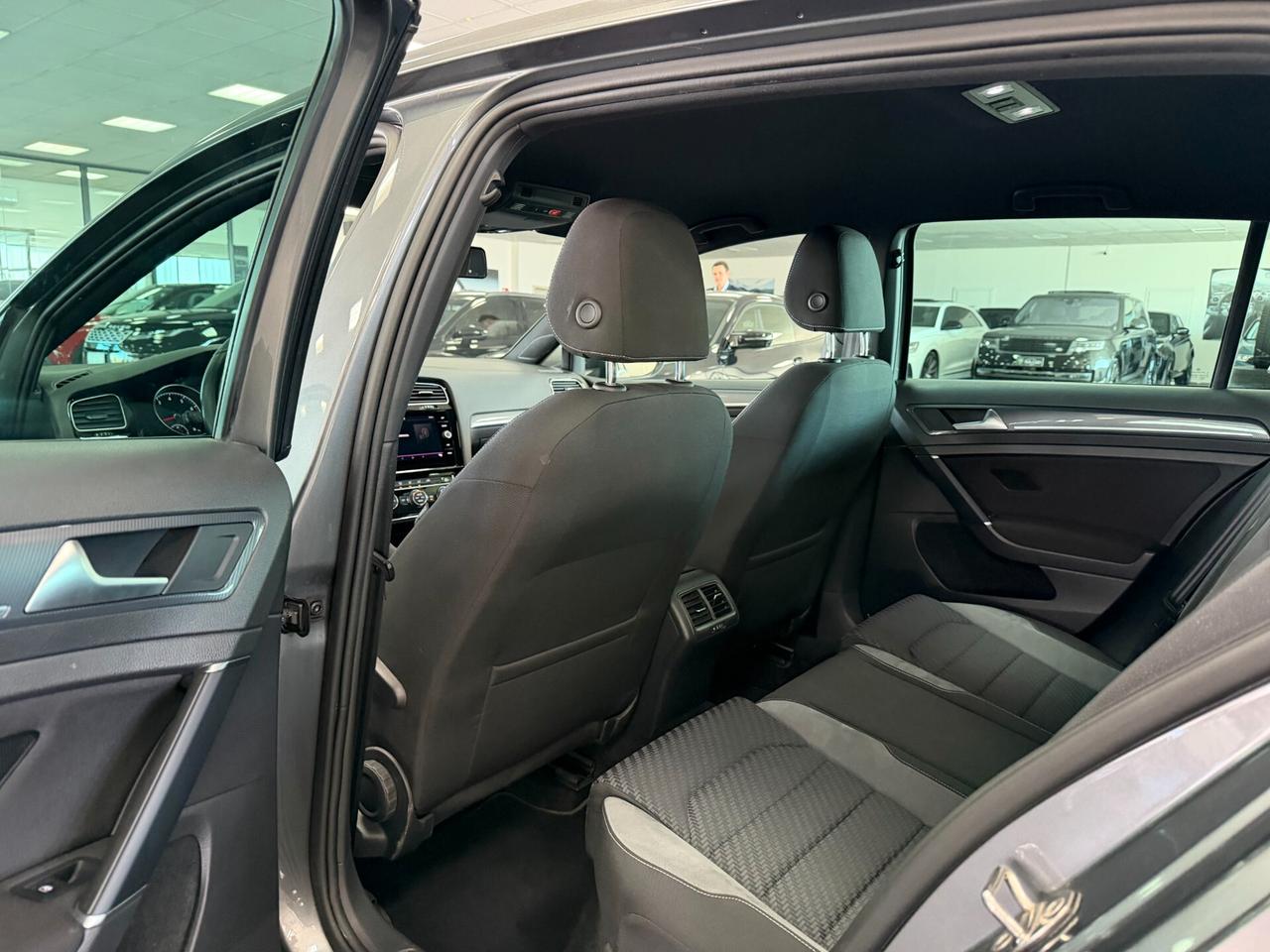 Volkswagen Golf 1.5 TSI ACT 5p. R Line