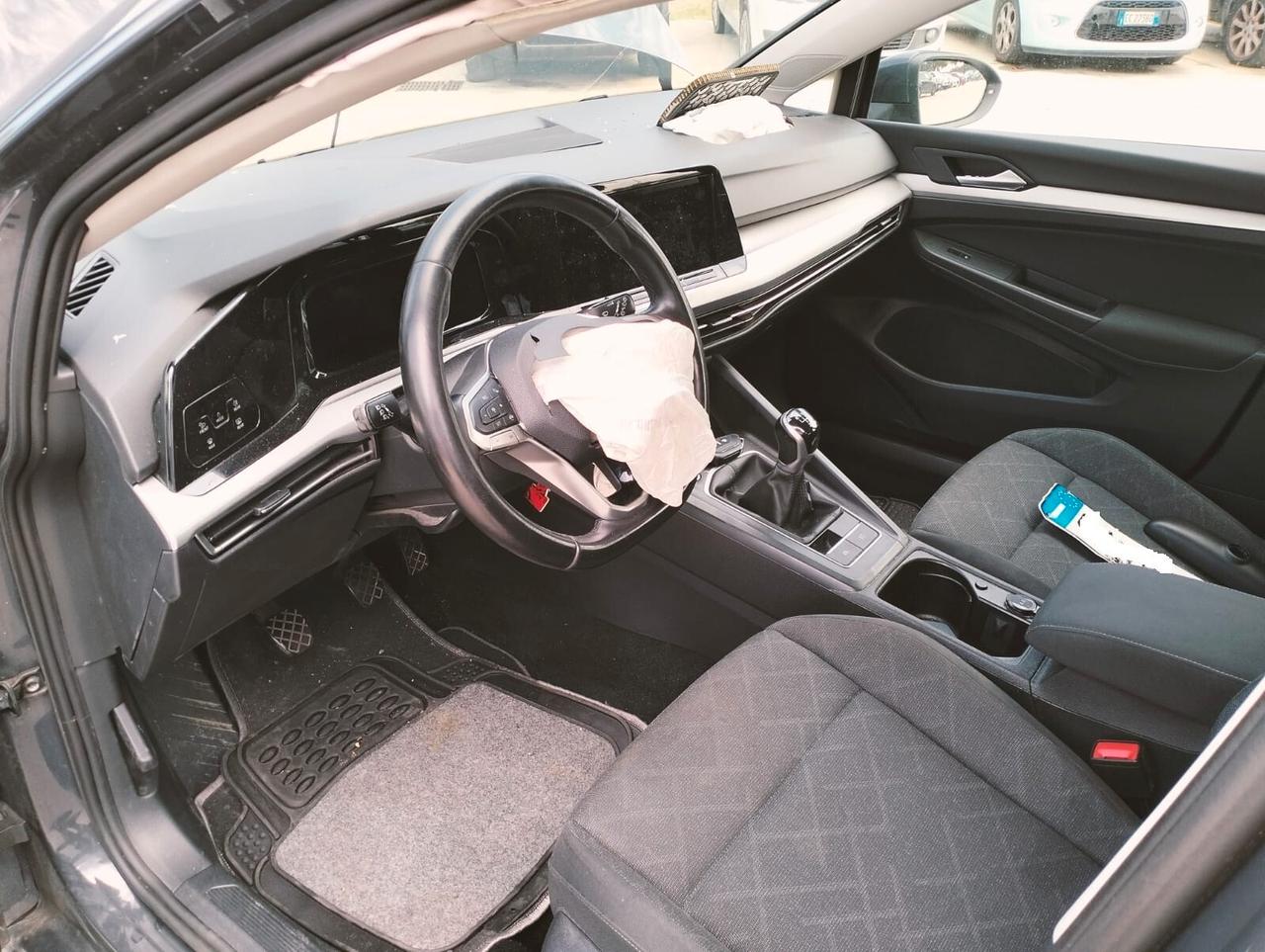 Volkswagen Golf VIII 2.0 TDI - SINISTRATA -