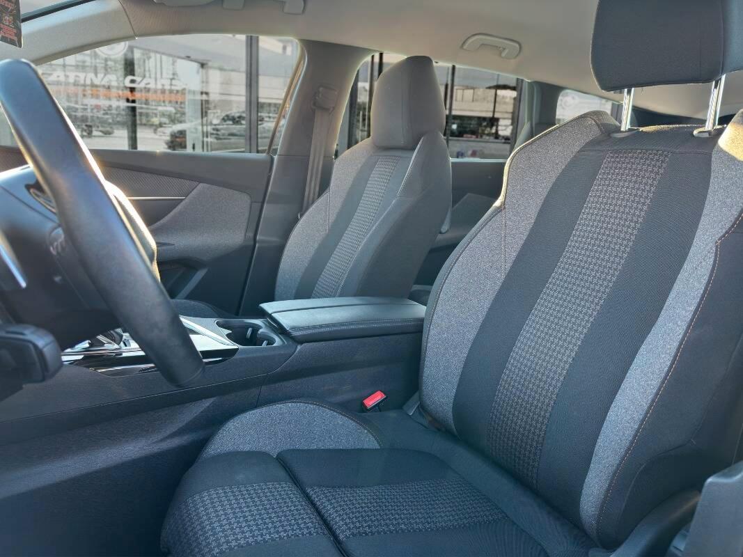 Peugeot 5008 1.5 bluehdi Active Business AUTO s&s 130cv 7 POSTI