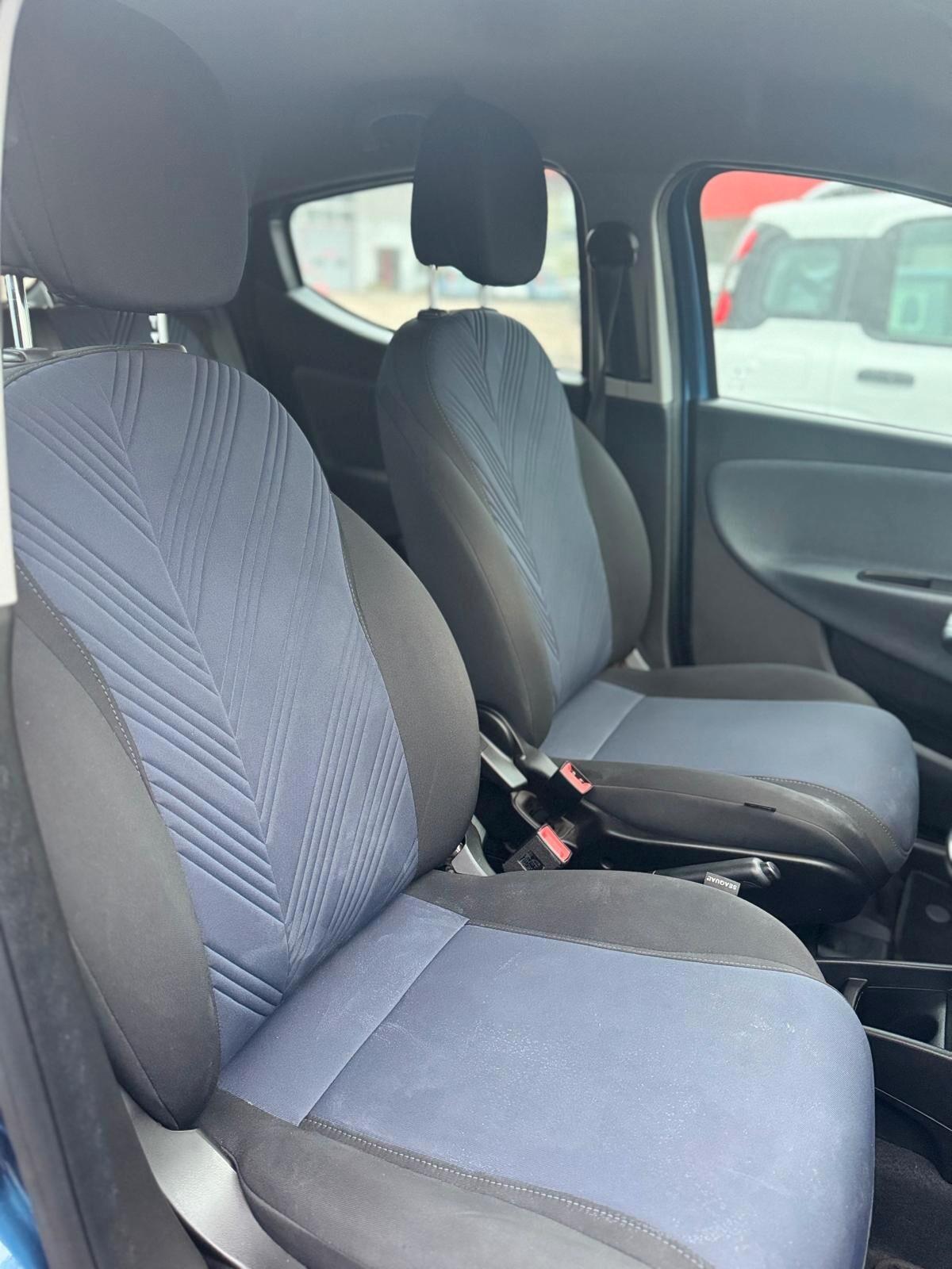 Lancia Ypsilon 1.0 FireFly 5 porte S&S Hybrid Gold