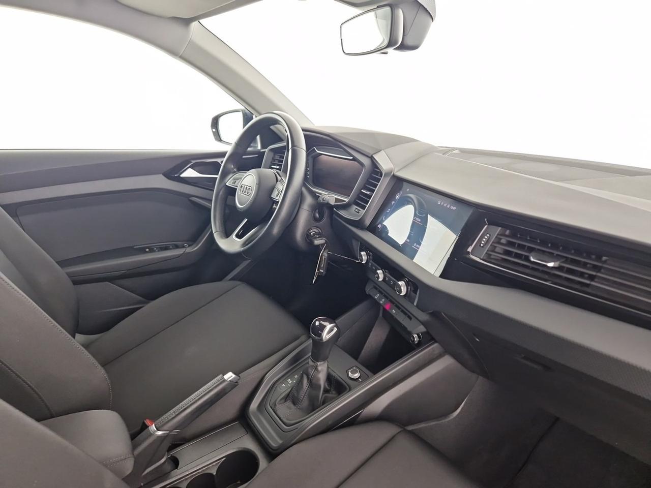 Audi A1 citycarver 30 1.0 tfsi admired 110cv s-tronic