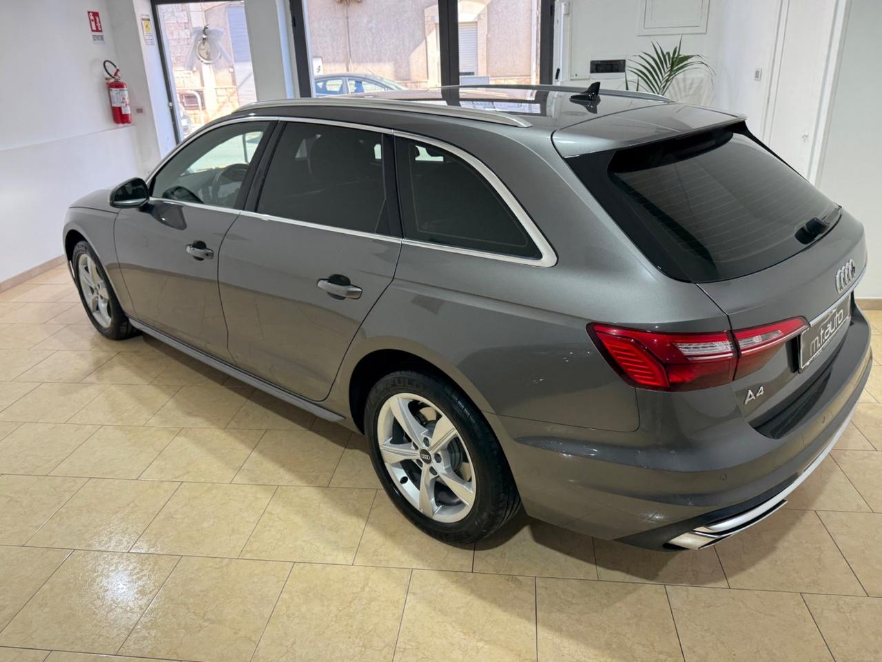 Audi A4 Avant 30 TDI 136 CV S tronic Business Advanced